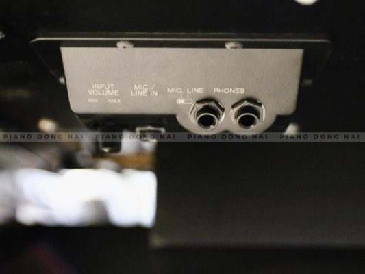 Piano Yamaha CVP 605