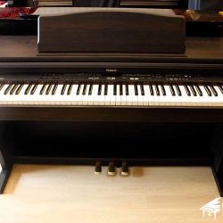 Đàn Piano Điện Roland KR-370 1 roland-kr-370