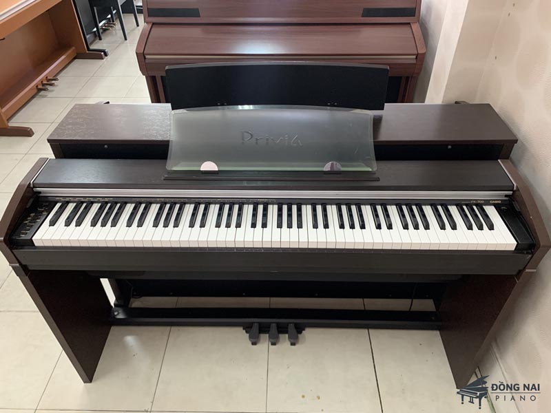 PIANO-DIEN-CASIO-PX-700