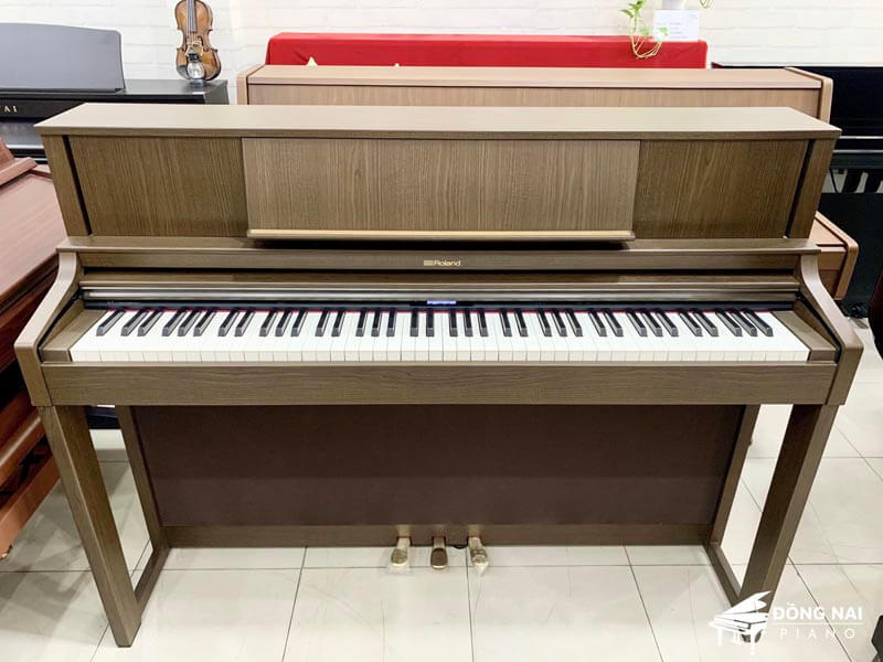 Dan-Piano-Dien-Roland-LX-7