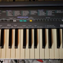 Đàn organ Yamaha PSR-100 4 PSR 100 4