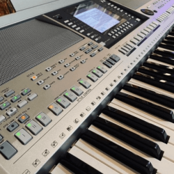 Đàn organ Yamaha PSR-S710 5 PSR S710 3