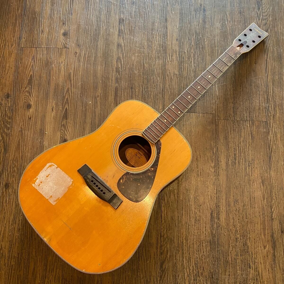 Yamaha FG-251-guitar