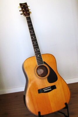 Yamaha L-6-guitar