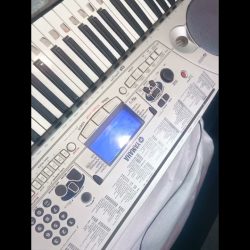 Đàn organ Yamaha EZ-30 2 maxresdefault 57