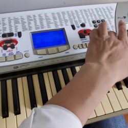 Đàn organ Yamaha PSR-J51 2 Yamaha PSR-J51