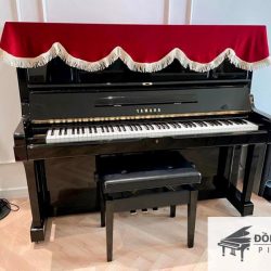 Piano Yamaha UX3