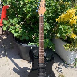 Đàn Guitar Yamaha ERG-121B 1 Yamaha ERG 121