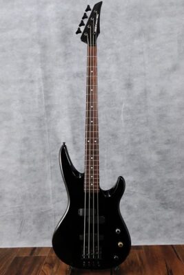 Yamaha RBX-800-guitar