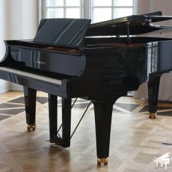 grand-piano-yamaha-CF6
