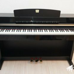 Yamaha-clp-330pe
