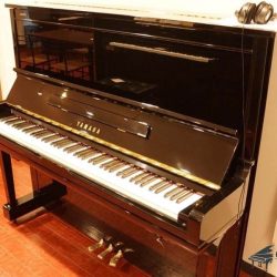 Piano-co-Yamaha-U300SX