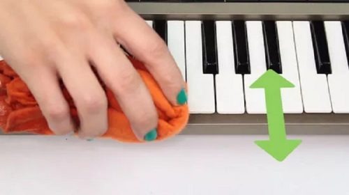 cach-lam-sach-phim-dan-piano