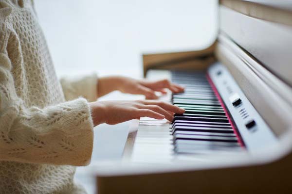 piano-dien-roland-HP-702