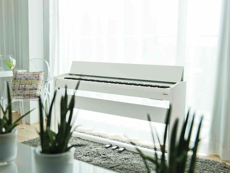 Roland-F140R