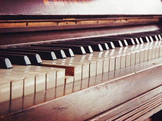 dan-piano-co-bi-ket-phim-dinh-phim