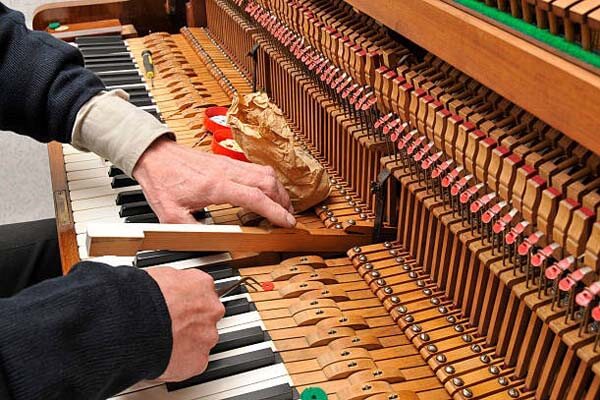 dan-piano-co-bi-ket-phim