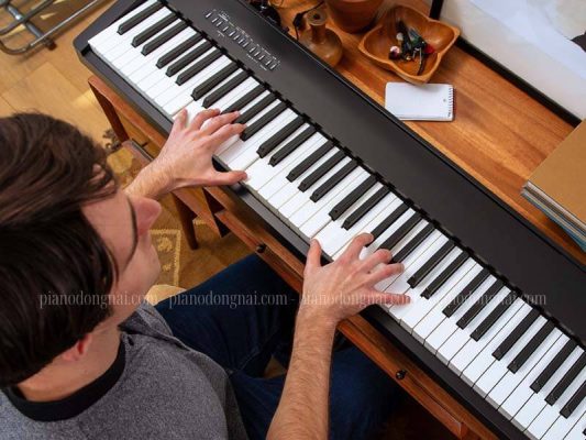 tim-hieu-cong-nghe-phim-dan-piano-roland